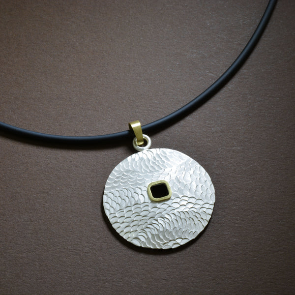 5 Reasons Why A Pendant Is The Perfect Present!