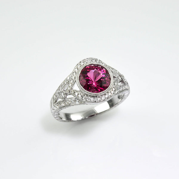 How to Choose From the Three Beautiful August Birthstones