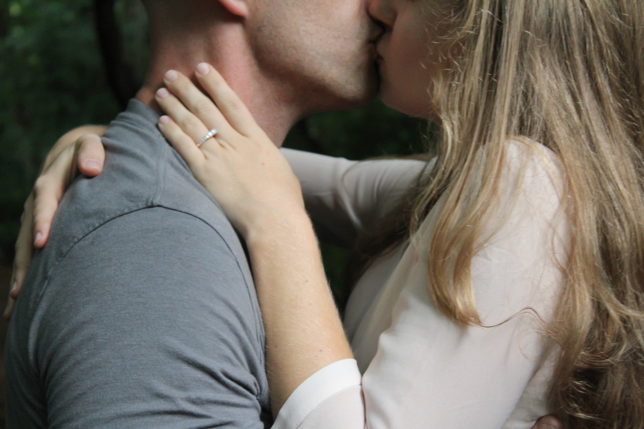 Buying an engagement ring that she will love