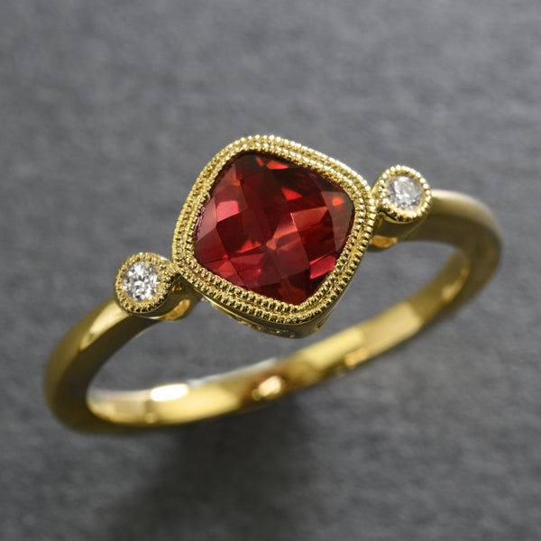 Darling Detailed Garnet Ring