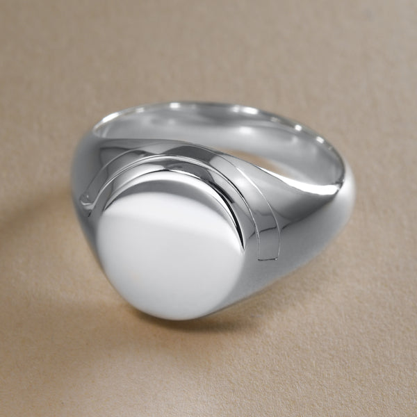 Gent's Signet Ring With A Secret